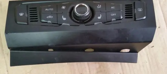 Audi A5 8T 8F Climate control unit 8T1820043AA