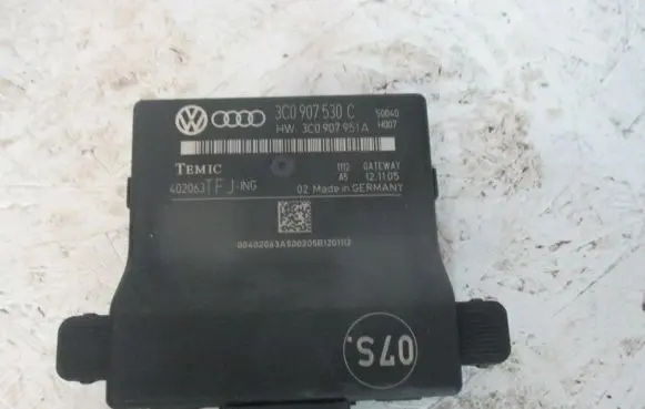 Volkswagen PASSAT B6 Engine control unit/module