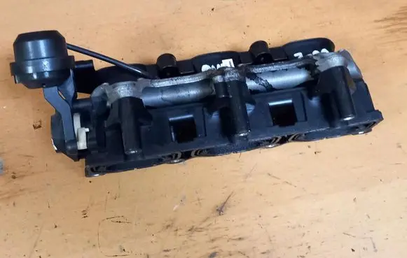 Audi A6 S6 C6 4F Intake manifold 06E133109H