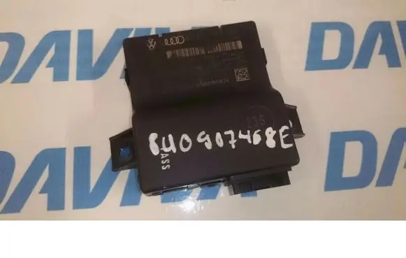 Audi Q3 8U Other control units/modules 8U0907468E