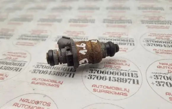 Audi A3 S3 8P Fuel injector 06A906031BT