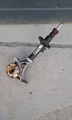 Volkswagen PASSAT Front wheel hub spindle knuckle 5Q0407257