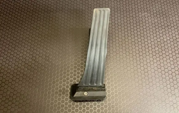 BMW 5 F10 F11 Accelerator throttle pedal 6789998 11011120207