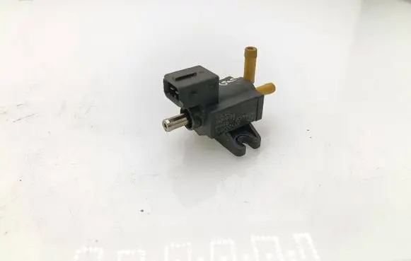 Volvo V60 Turbo solenoid valve 31219138 70222100 20151028