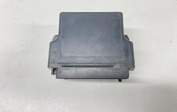 Mercedes-Benz E W124 Glow plug pre-heat relay 0075459832 A0075459832