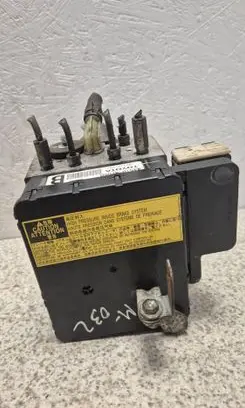 Toyota Prius (NHW20) ABS Pump 1RK272351 4451047050