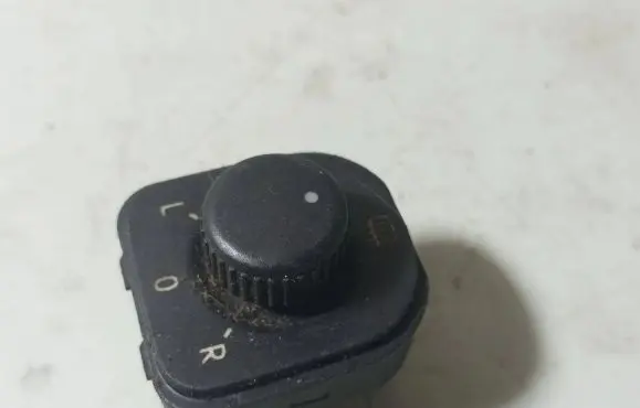 Volkswagen PASSAT B6 Wing mirror switch 1K0959565F 3205