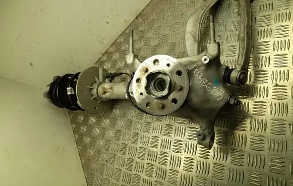BMW M4 G82 G83 Front wheel hub spindle knuckle 8091357