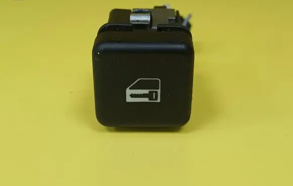 BMW 5 E39 Central locking switch button 8360828