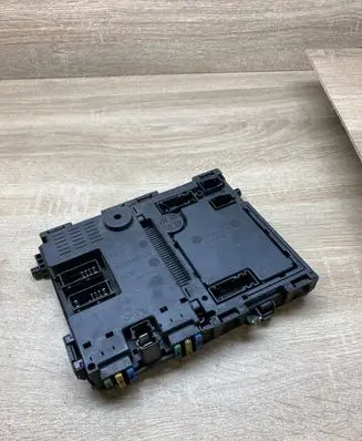 Peugeot 206 Central body control module 
