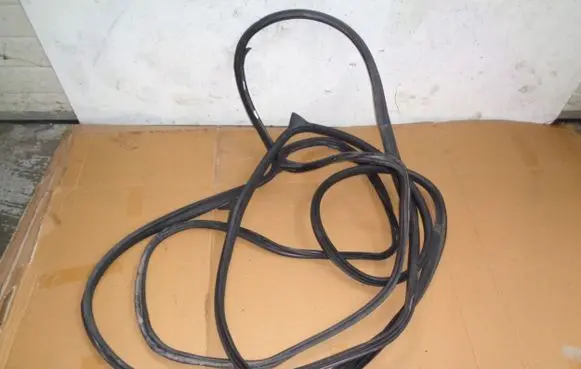 Mercedes-Benz CLS C218 X218 Rubber seal loading door 