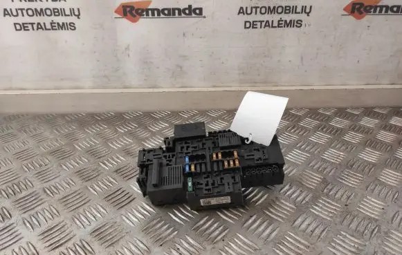 Mercedes-Benz C W205 Fuse module A2229063202 50W211F04