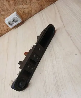 Renault Espace - Grand espace IV Electric window control switch 8200250647