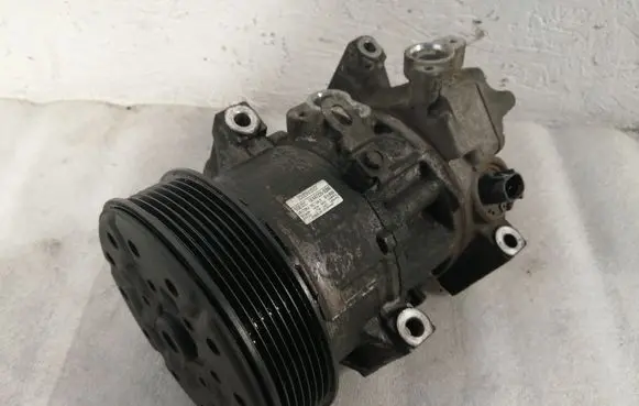 Toyota Corolla Verso AR10 Air conditioning (A/C) compressor (pump) 883100F030 GE4472209399
