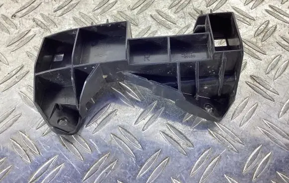 Headlight/headlamp mounting bracket