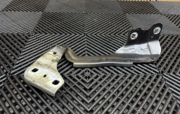 Ford Edge II Engine bonnet/hood hinges FZPMA