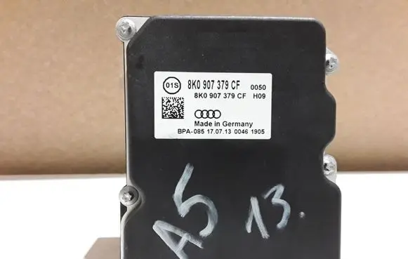 Audi A5 8T 8F ABS Pump 8K0907379CF 8K0614517GC