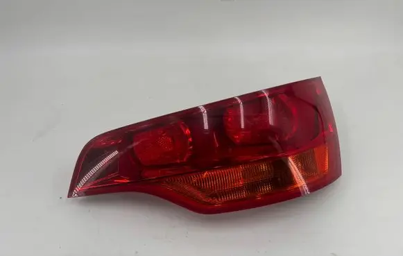 Audi Q7 4L Tailgate rear/tail lights 4L0945094