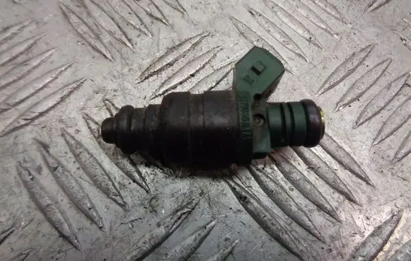 Seat Leon (1M) Fuel injectors set 037906031AA