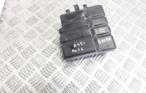 Audi A6 S6 C6 4F Intake resonator 1001466S01