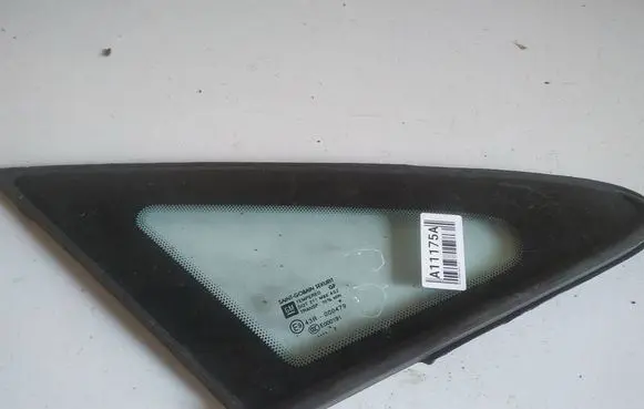 Opel Corsa D Front triangle window/glass AS2