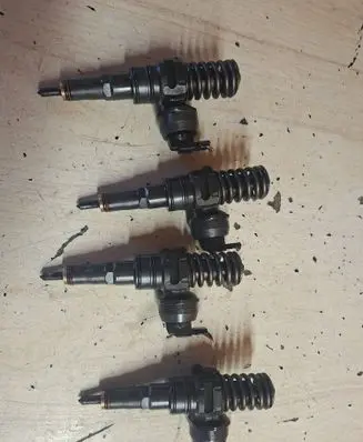 Volkswagen PASSAT B5.5 Fuel injectors set 038130073AL
