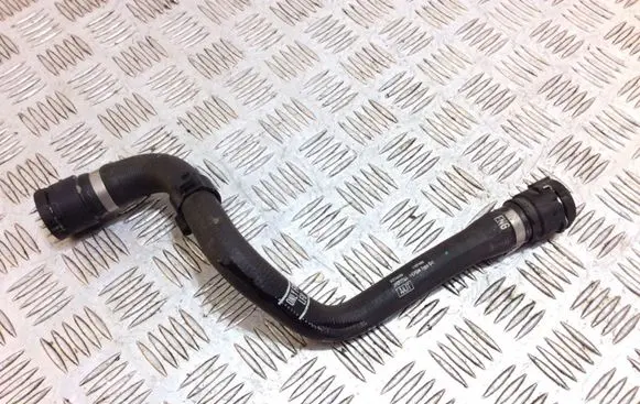 Opel Insignia B Engine coolant pipe/hose 39097764 422346486