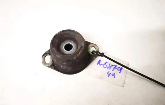 Citroen C4 I Engine mount bracket 96230491