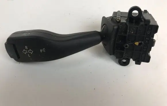 BMW 5 E39 Indicator stalk 8363668 01104010 61318363668