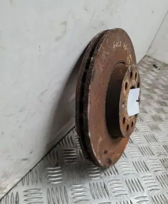 Volkswagen Golf VII Front brake disc