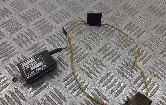 Mitsubishi Carisma Outside/exterior temperature sensor CSA531C004B
