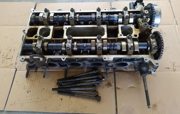Ford Mondeo MK IV Engine head 