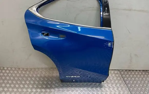 Lexus UX Rear door