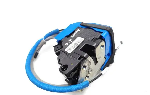 SsangYong Musso Front door lock 7122036010