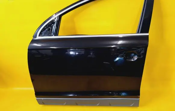 Audi Q7 4L Front door