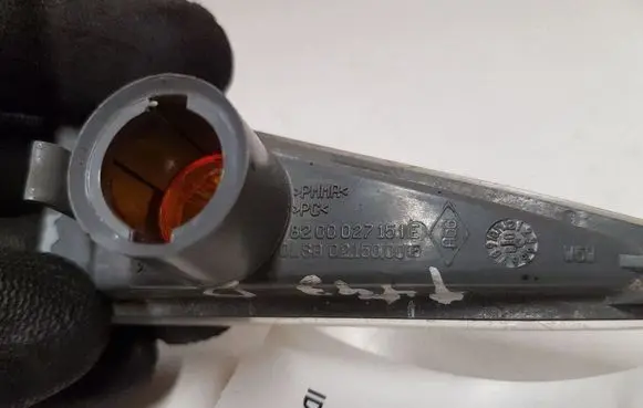 Renault Megane II Front fender indicator light 8200027151