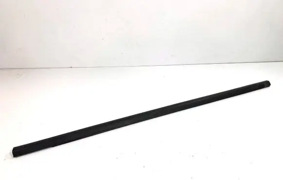 Volkswagen T-Roc Front door windshield rail 