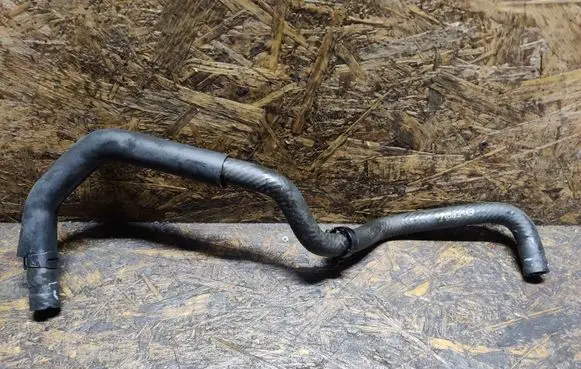 Mazda 3 II Engine coolant pipe/hose