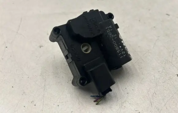 Toyota Corolla Verso E121 Air flap motor/actuator 1138002051