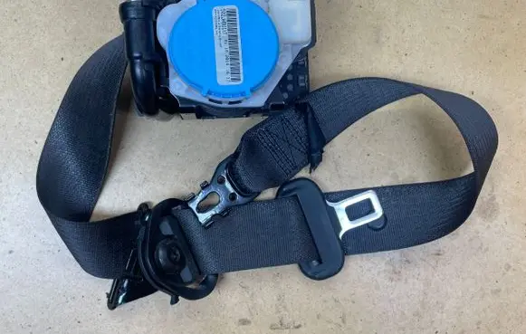 Opel Insignia A Front seatbelt 307512399 20951974