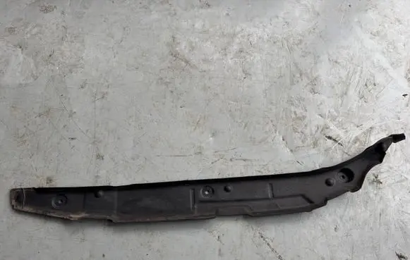 Audi Q8 Fender end trim 4M8821112