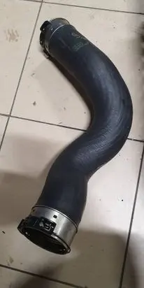 BMW 5 F10 F11 Intercooler hose/pipe 8571897