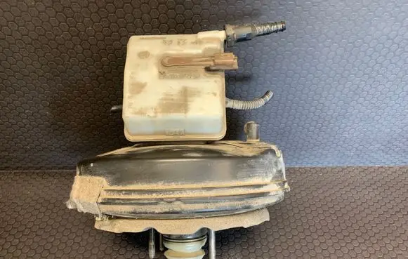 Peugeot 5008 Master brake cylinder 03355815253 9654002180