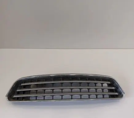 Front bumper upper radiator grill