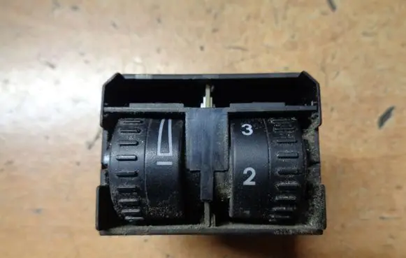 Volkswagen Caddy Headlight level height control switch 2K0941333A