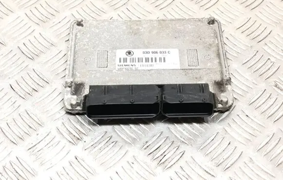 Skoda Fabia Mk1 (6Y) Engine control unit/module 03D906033C 5WP4029202 446503