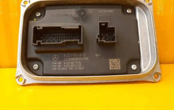 Mercedes-Benz S W223 Voltage converter/converter module A2239004832