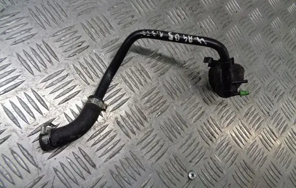 Audi A4 S4 B5 8D Engine coolant pipe/hose
