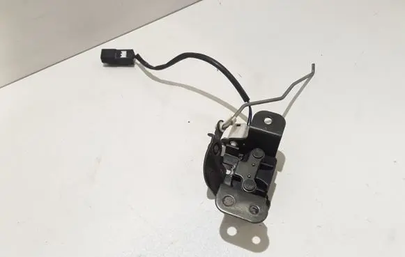 Hyundai Santa Fe Tailgate window lock/catch/latch 