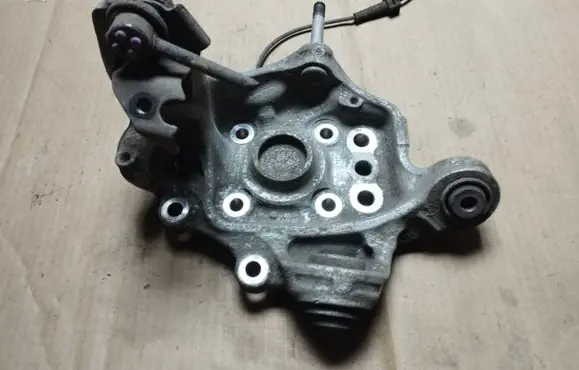 Honda Accord Rear wheel hub spindle/knuckle 181312